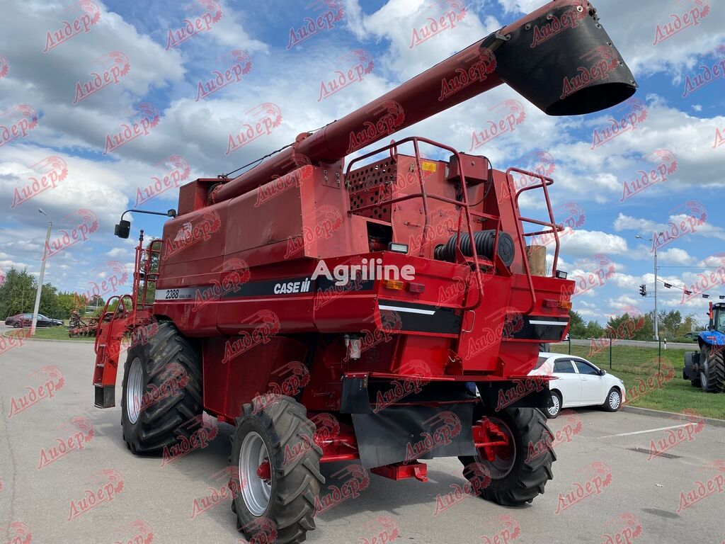 Moissonneuse-batteuse CASE IH 2388