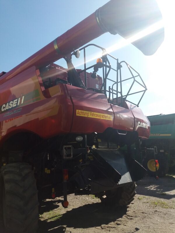 Moissonneuse-batteuse CASE IH AF 8120 - Photo 3