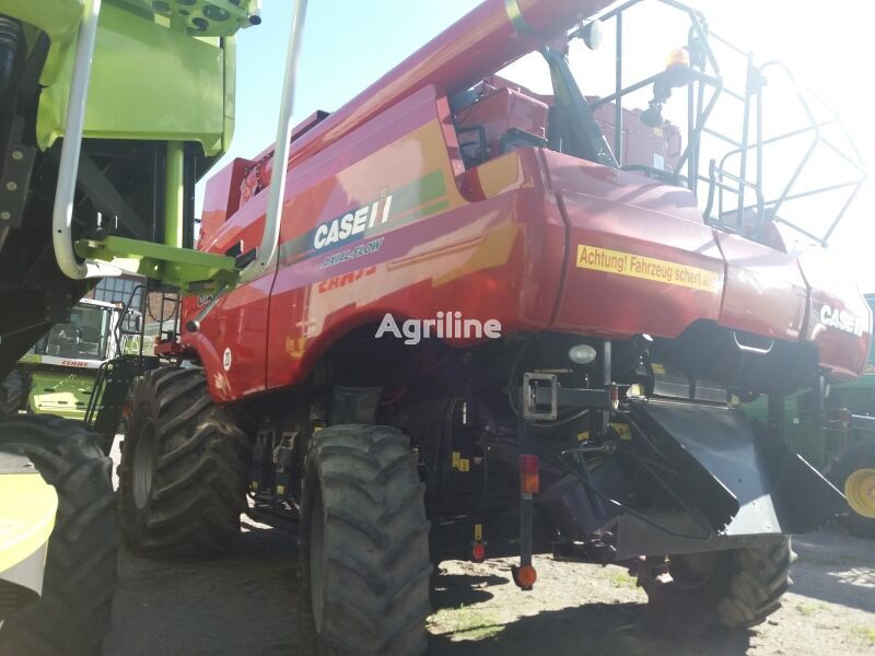 Moissonneuse-batteuse CASE IH AF 8120 - Photo 4