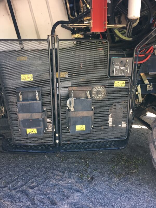 Moissonneuse-batteuse CASE IH AF 8120 - Photo 7