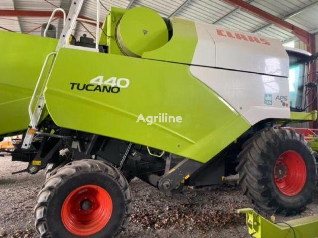 Moissonneuse-batteuse CLAAS tucano 440