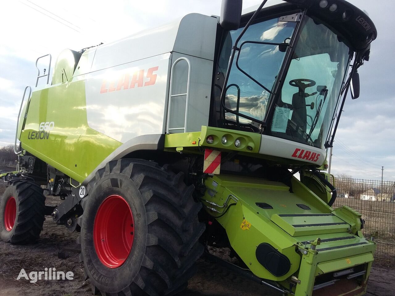 Moissonneuse-batteuse CLAAS Lexion 660