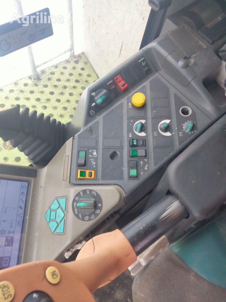 Moissonneuse-batteuse CLAAS Lexion 480 - Photo 8