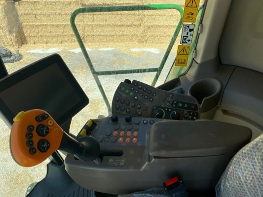 Moissonneuse-batteuse JOHN DEERE T560I HILLMASTER - Photo 6