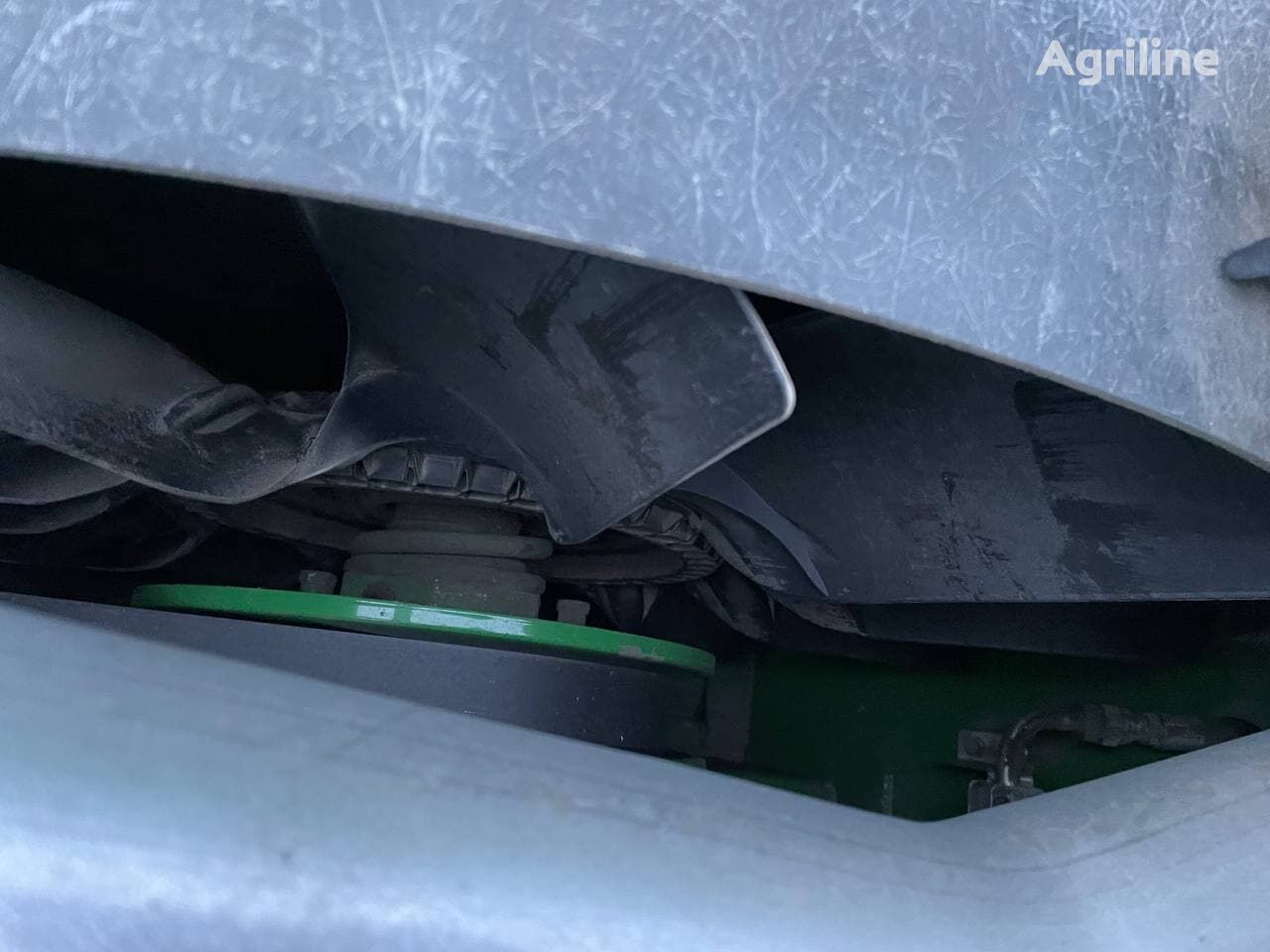 Moissonneuse-batteuse JOHN DEERE T670i - Photo 12