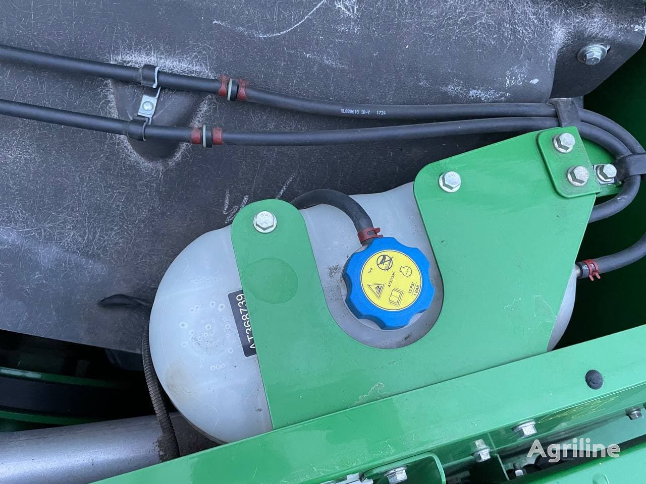 Moissonneuse-batteuse JOHN DEERE T670i - Photo 13