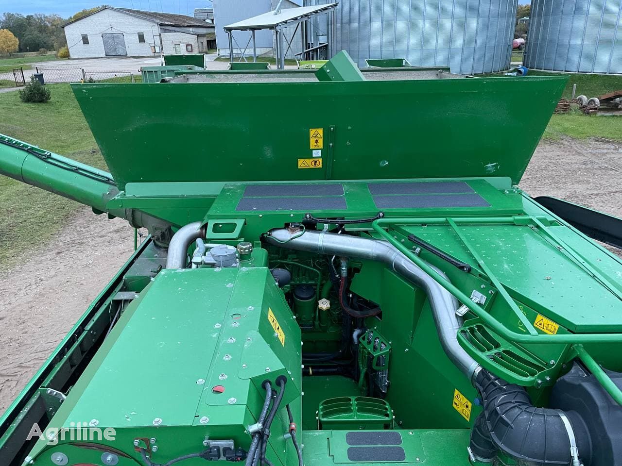 Moissonneuse-batteuse JOHN DEERE T670i - Photo 16