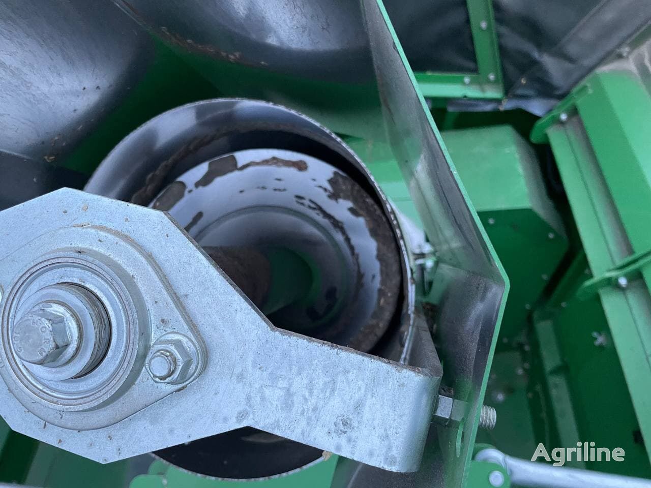 Moissonneuse-batteuse JOHN DEERE T670i - Photo 3