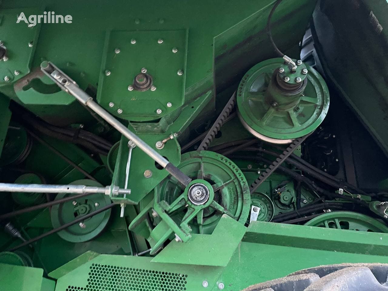 Moissonneuse-batteuse JOHN DEERE T670i - Photo 25