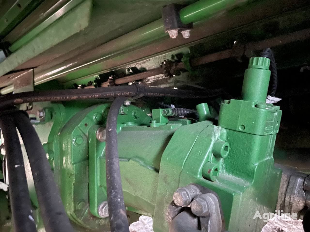 Moissonneuse-batteuse JOHN DEERE T670i - Photo 28