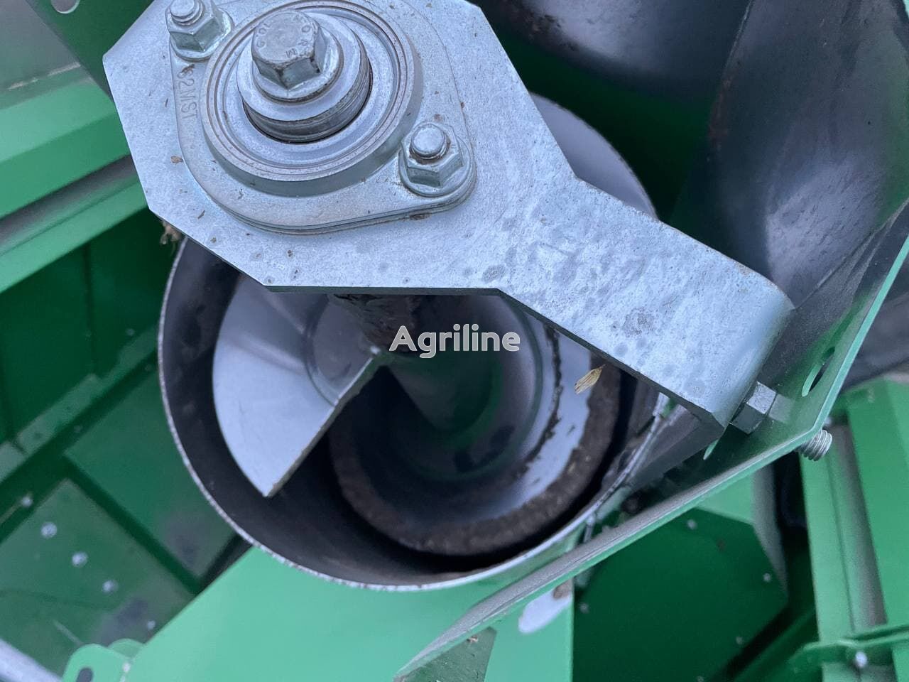 Moissonneuse-batteuse JOHN DEERE T670i - Photo 4