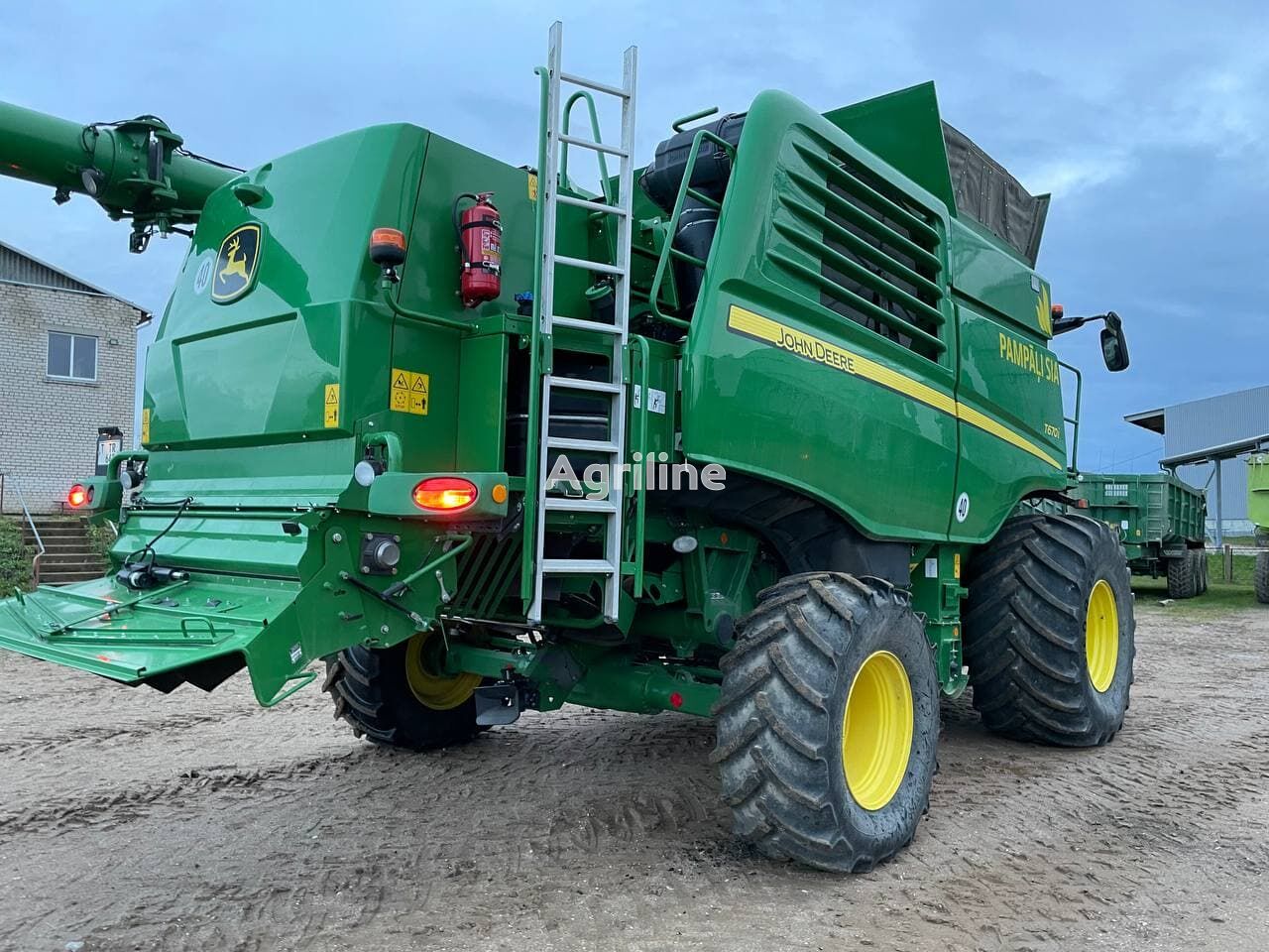 Moissonneuse-batteuse JOHN DEERE T670i - Photo 44