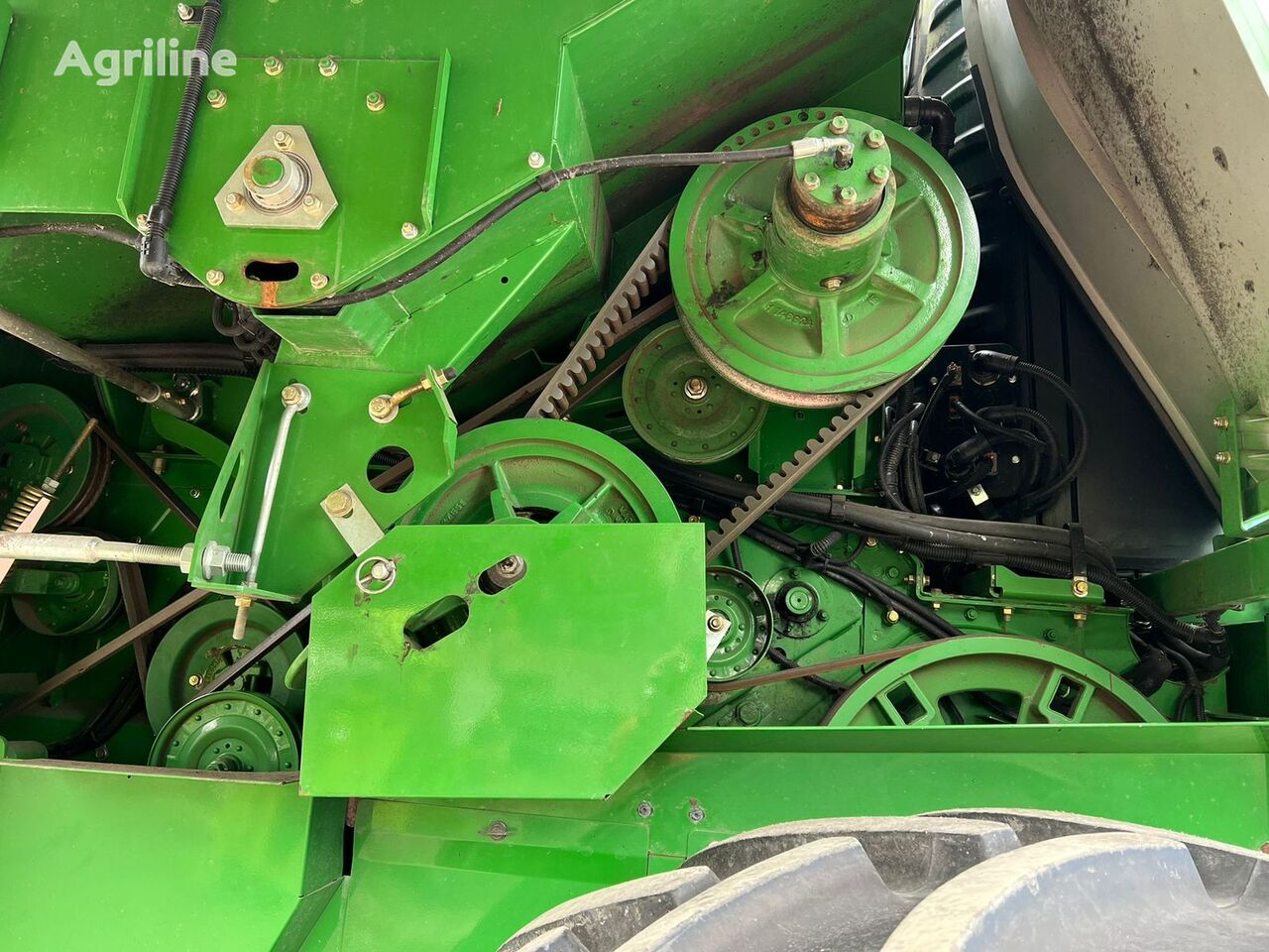 Moissonneuse-batteuse JOHN DEERE T670 - Photo 20