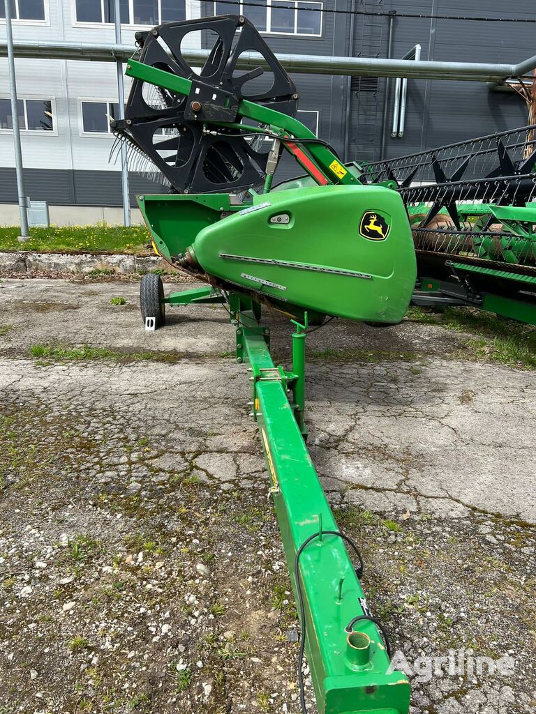 Moissonneuse-batteuse JOHN DEERE T670 - Photo 28
