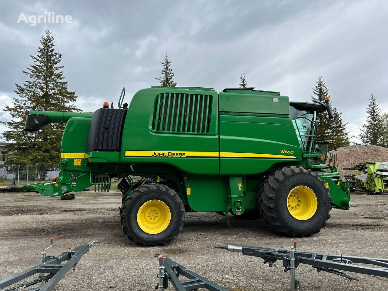Moissonneuse-batteuse JOHN DEERE W650 - Photo 3