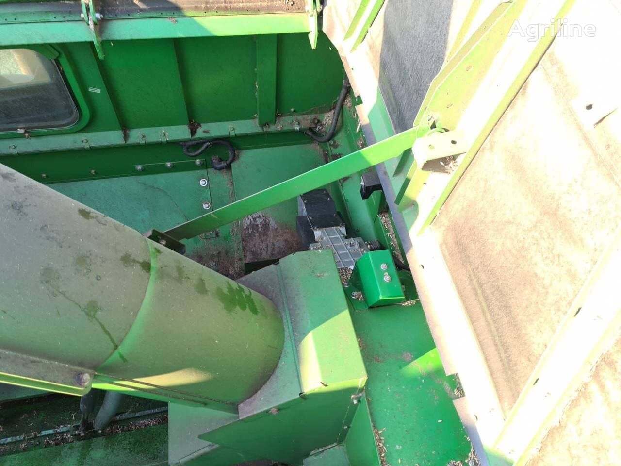 Moissonneuse-batteuse JOHN DEERE W650 - Photo 24