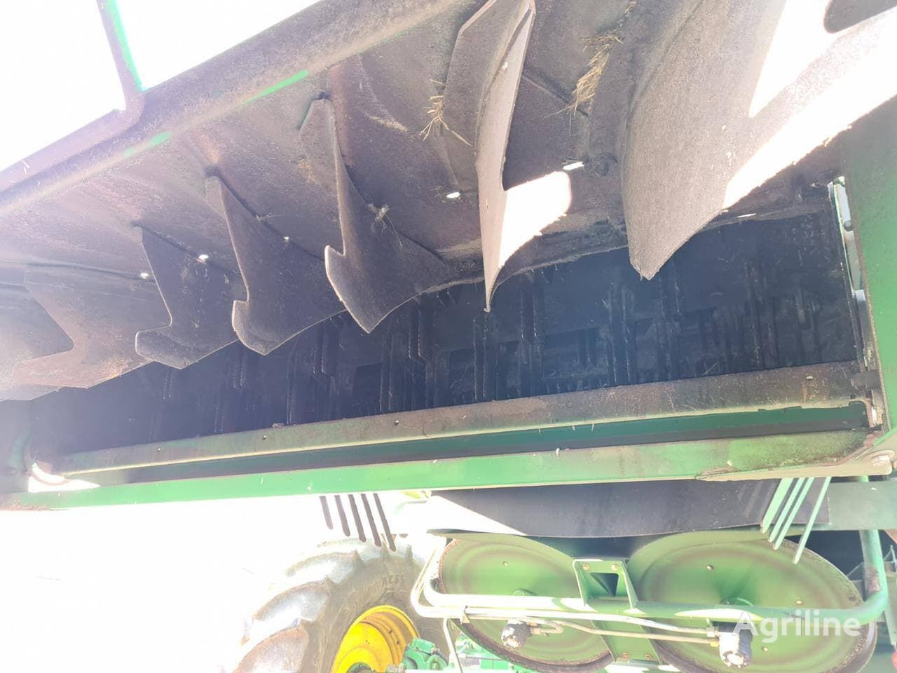 Moissonneuse-batteuse JOHN DEERE W650 - Photo 25