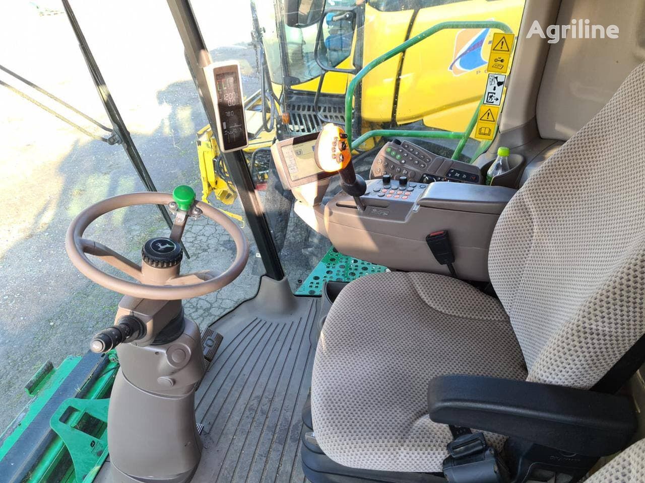 Moissonneuse-batteuse JOHN DEERE W650 - Photo 41