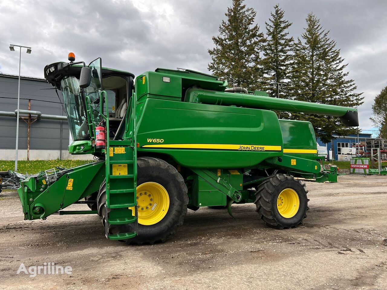 Moissonneuse-batteuse JOHN DEERE W650 - Photo 8