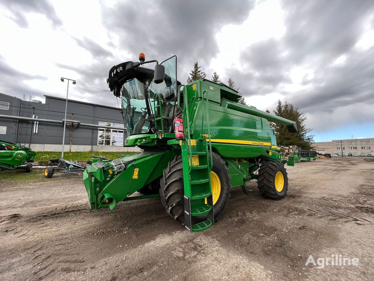 Moissonneuse-batteuse JOHN DEERE W650 - Photo 9