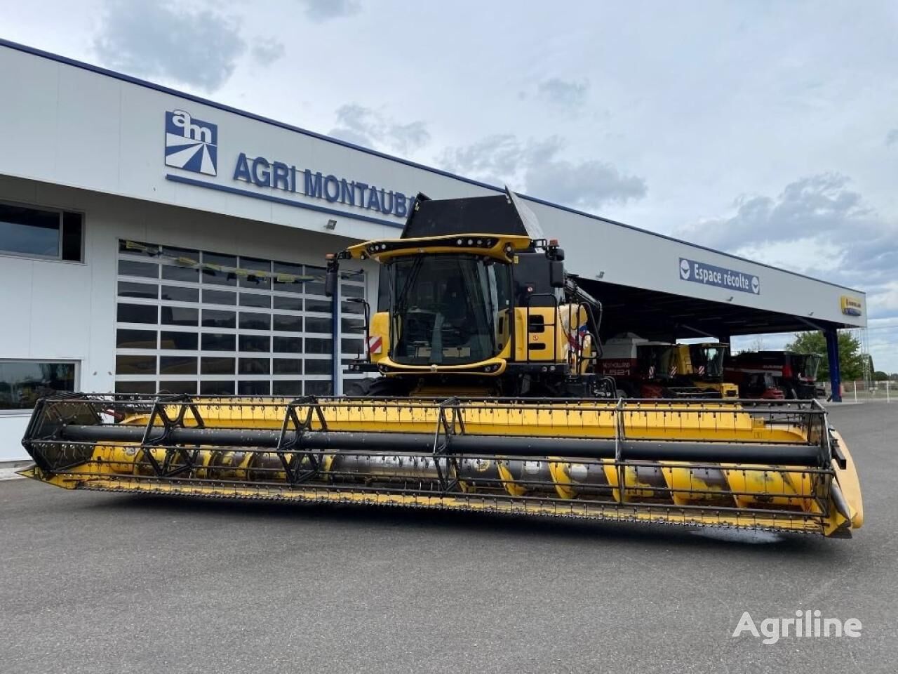 Moissonneuse-batteuse NEW HOLLAND cr 9.90 - Photo 2