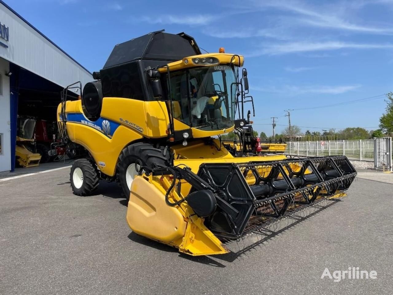 Moissonneuse-batteuse NEW HOLLAND cx 5090 - Photo 3