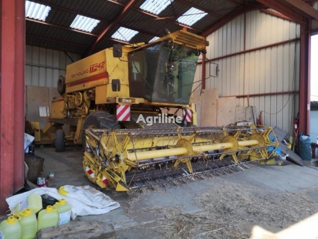 Moissonneuse-batteuse NEW HOLLAND tf 42