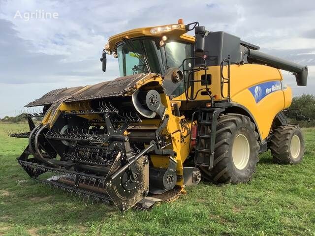 Moissonneuse-batteuse NEW HOLLAND CR9080