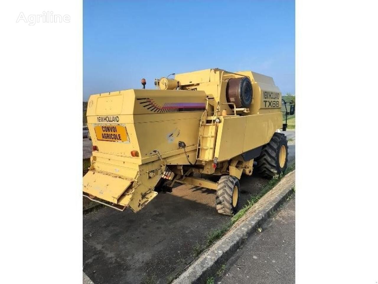 Moissonneuse-batteuse NEW HOLLAND tx68 - Photo 9