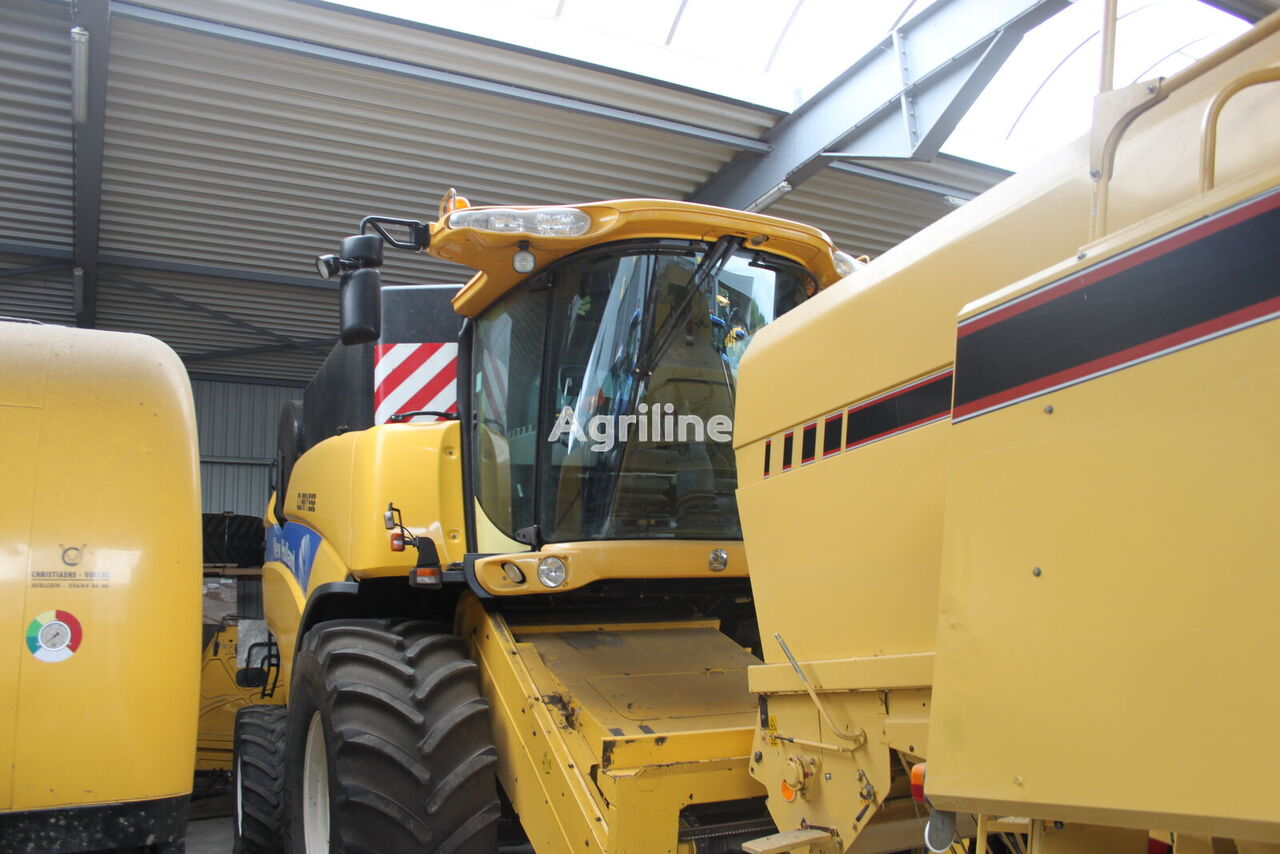 Moissonneuse-batteuse NEW HOLLAND cx 780